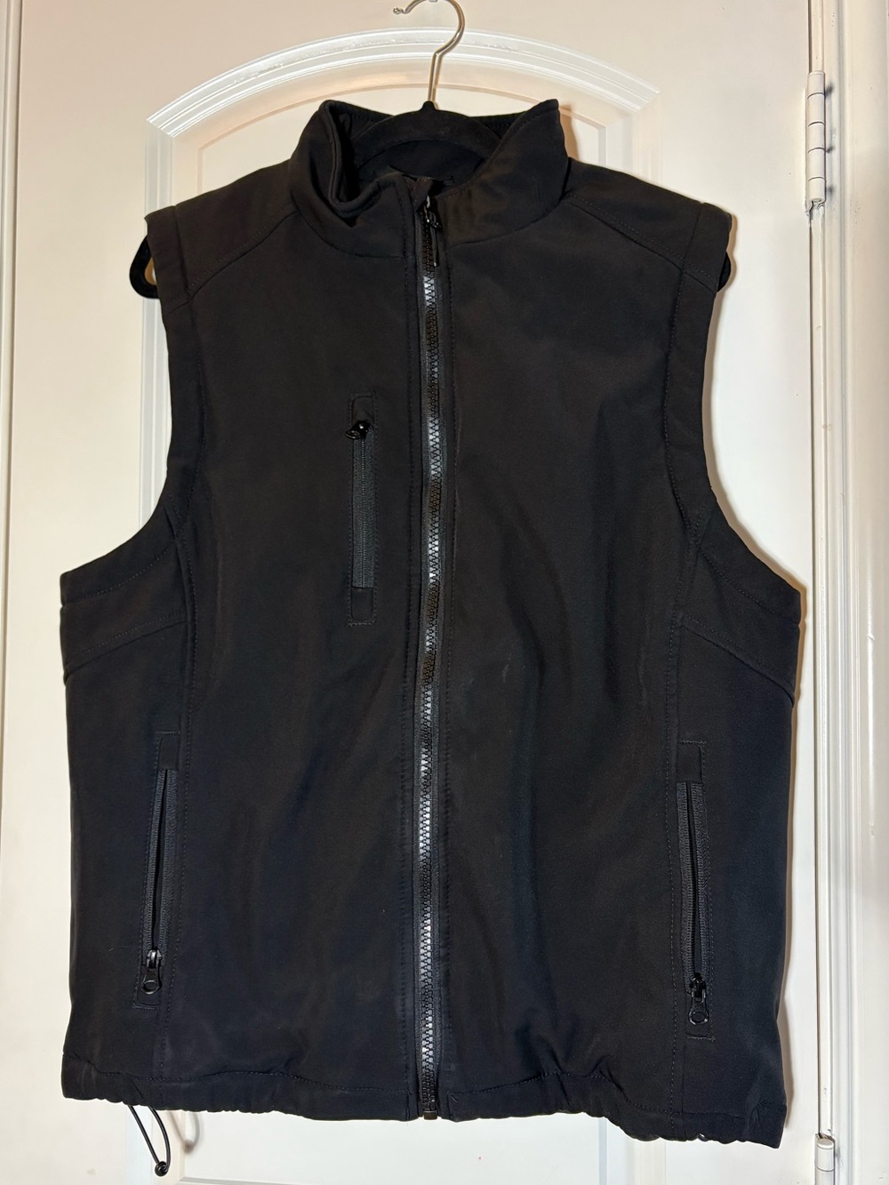 RefrigiWear Men's Med Softshell Vest Cold Weather, Wind/Water Repellent for Work
